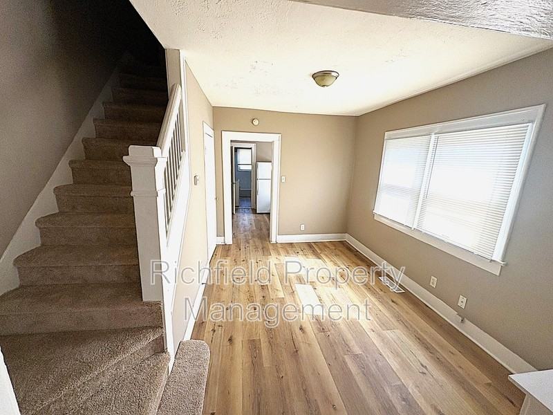 1723 Laurel St - Photo 7 of 21