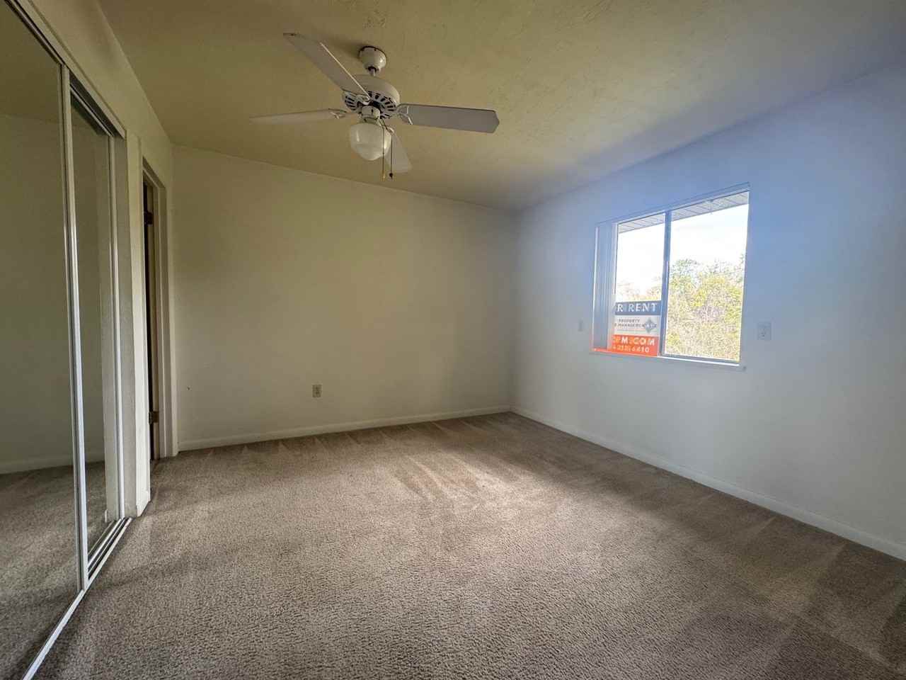 111 Se 16th Ave - Photo 7 of 9