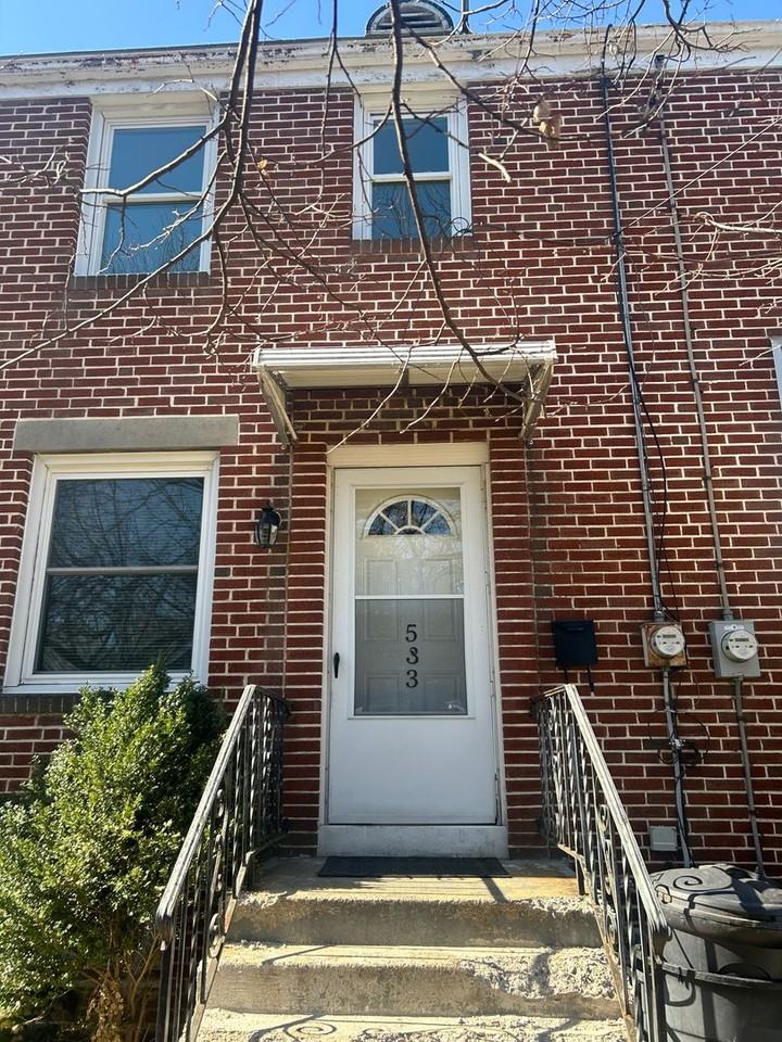 533 E Frederick St - Photo 2 of 18