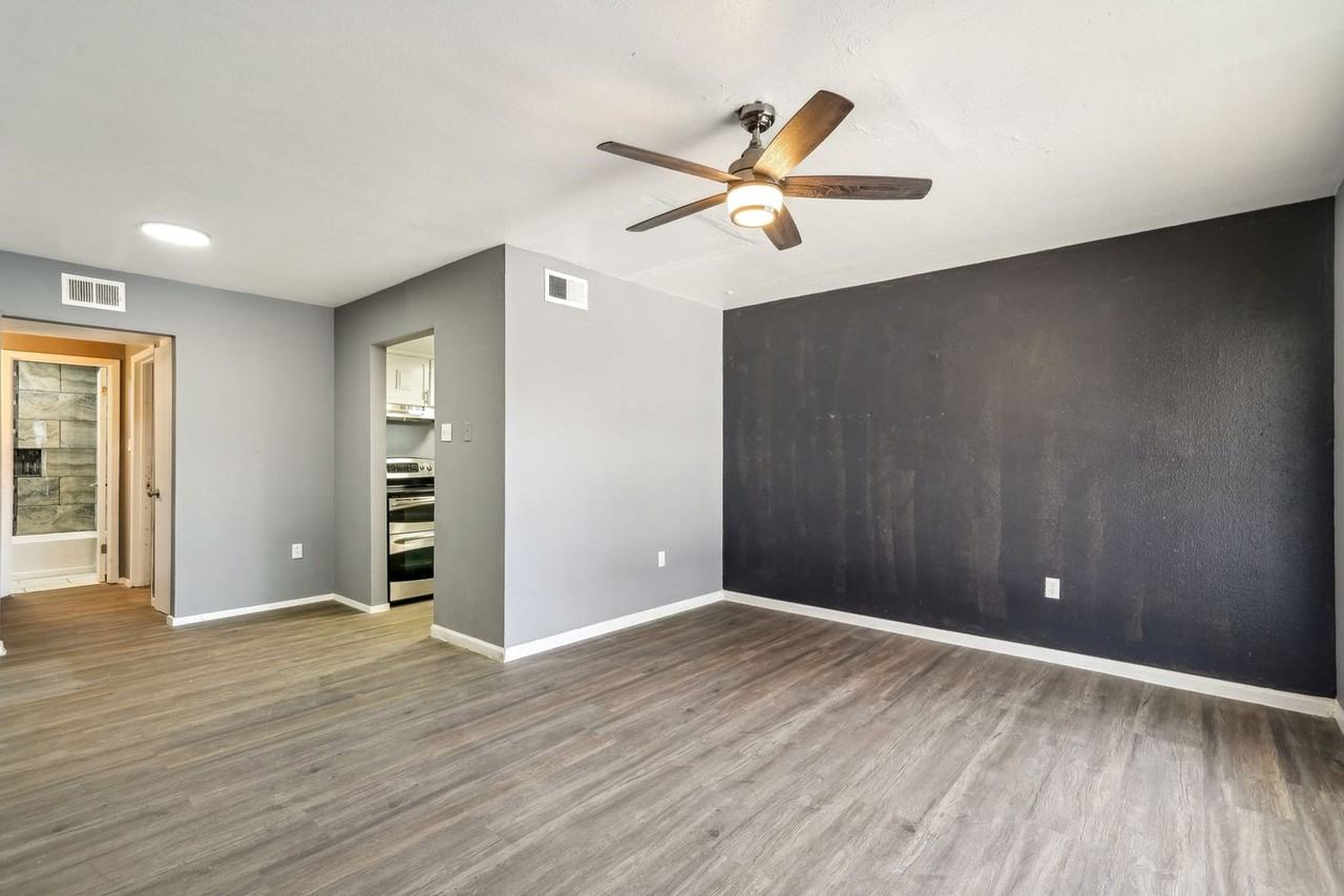 DE CHANTLE - Photo 6 of 50