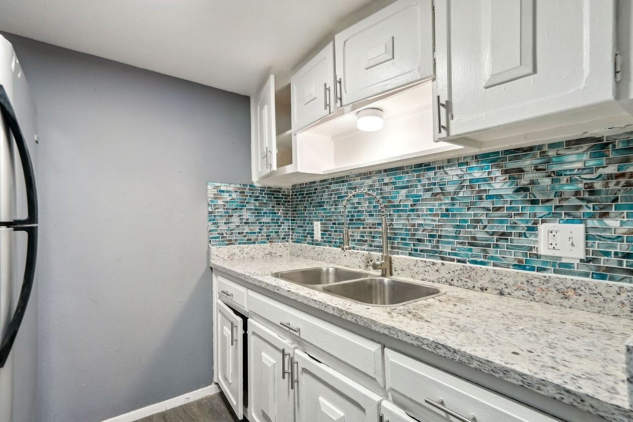 DE CHANTLE - Photo 7 of 50