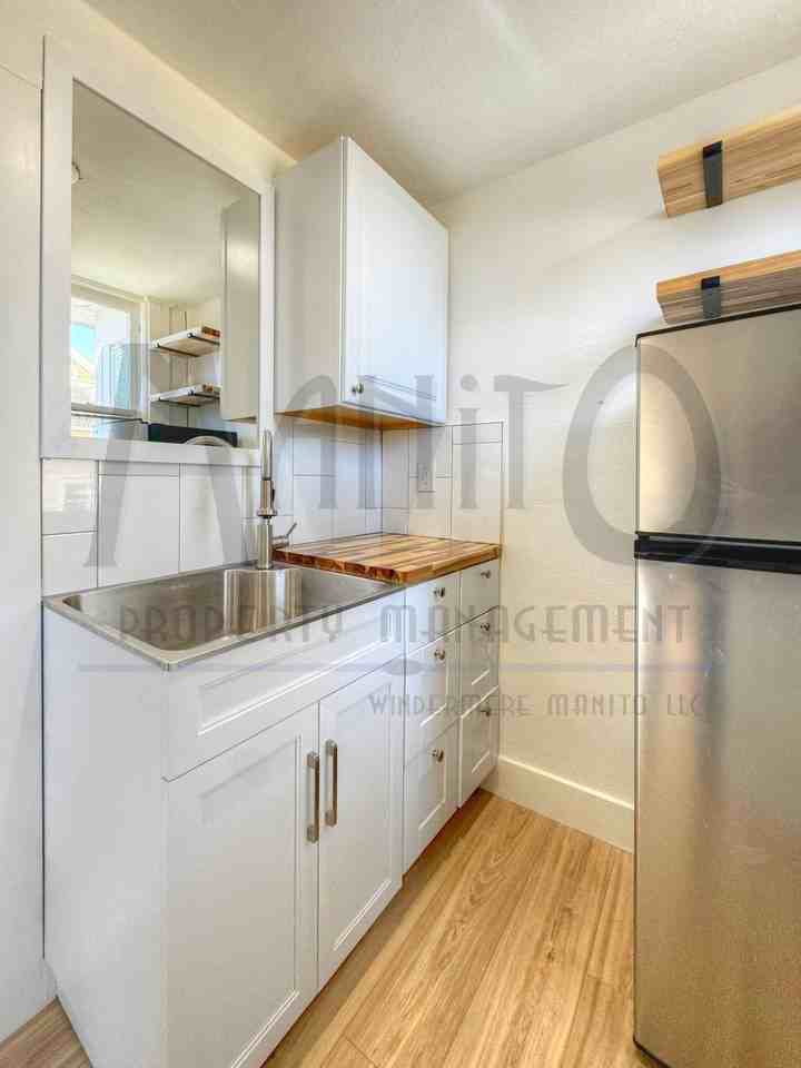 Riverside Ave, 1721 W* - Photo 3 of 6