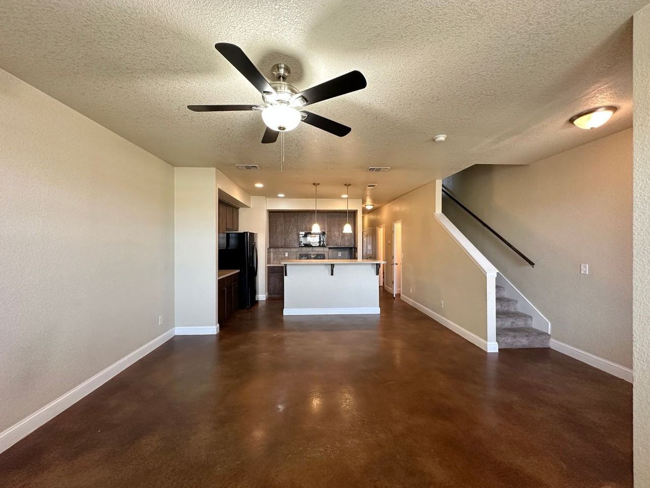 2328 Verna Lee Blvd - Photo 3 of 29