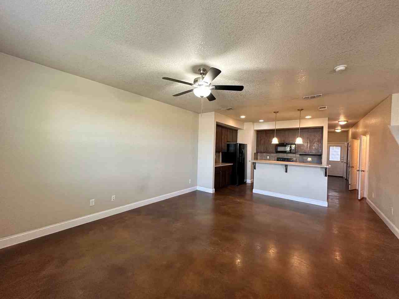 2328 Verna Lee Blvd - Photo 4 of 29