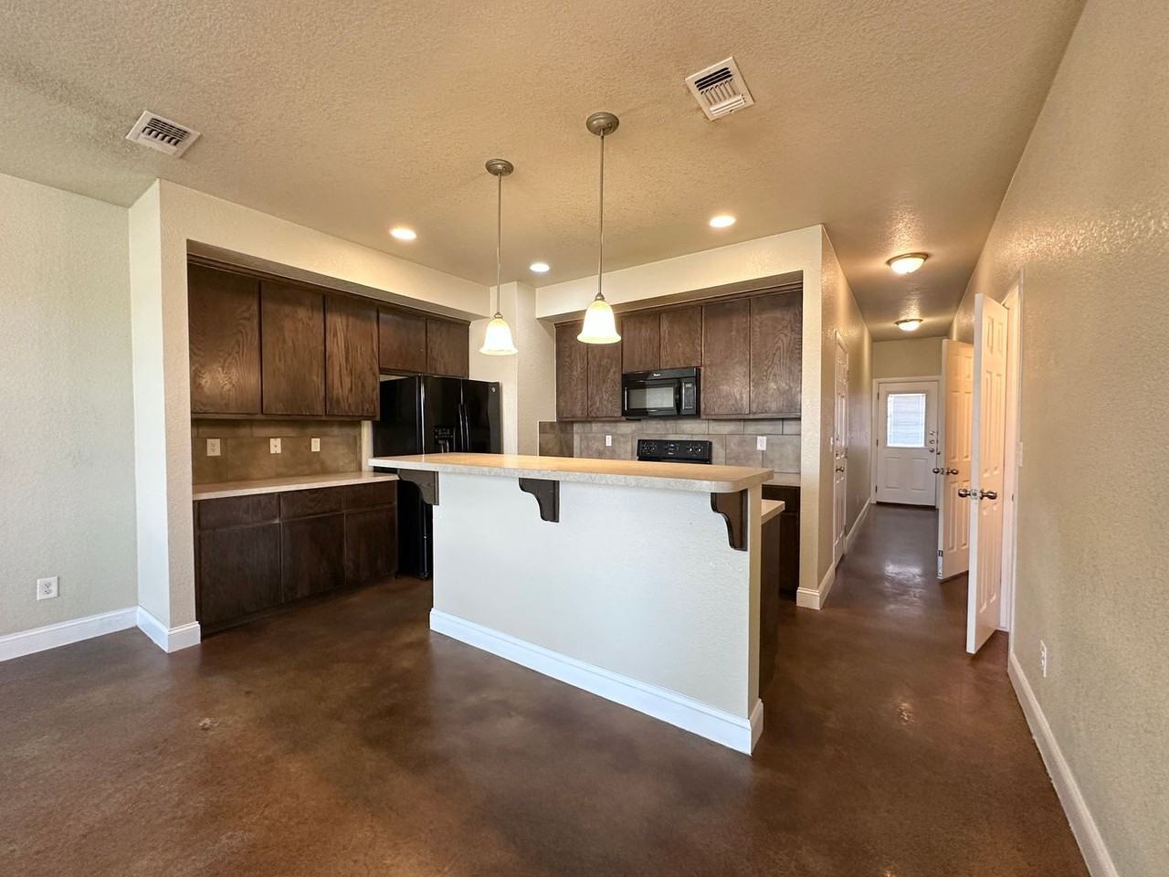 2328 Verna Lee Blvd - Photo 5 of 29