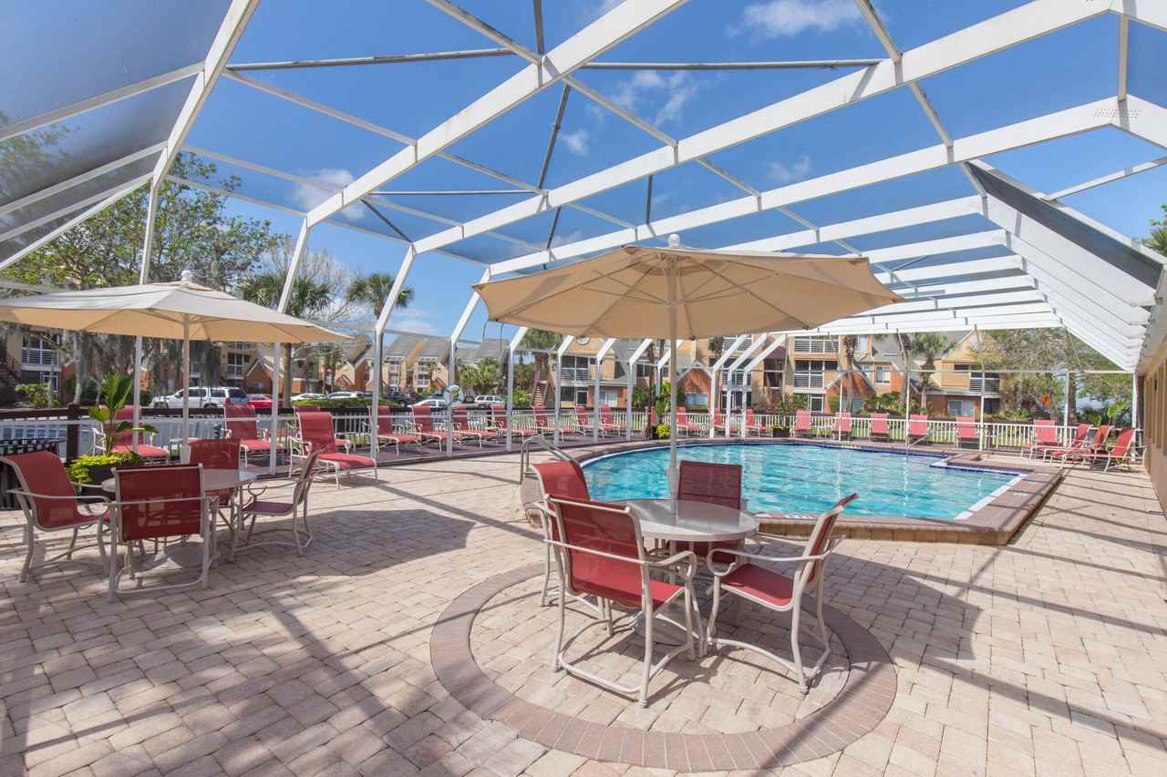 Topaz Riviera - Photo 3 of 8