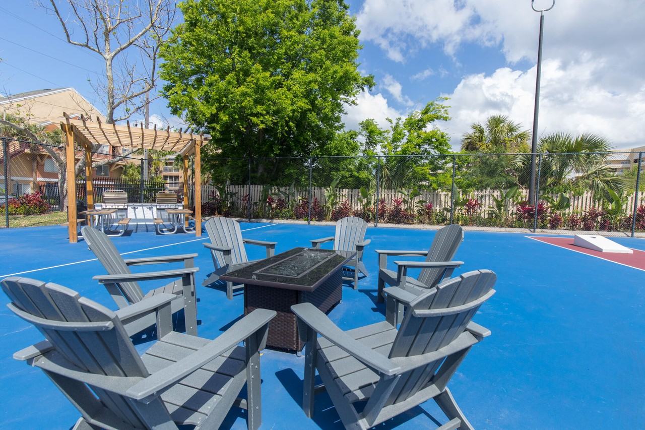 Topaz Riviera - Photo 5 of 8