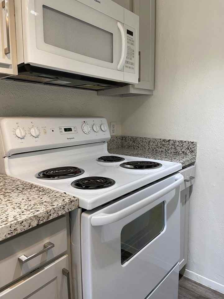 Monaco Apartments - Photo 7 of 26