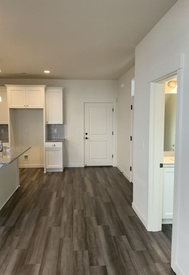 7122 S 13th St - Photo 6 of 23