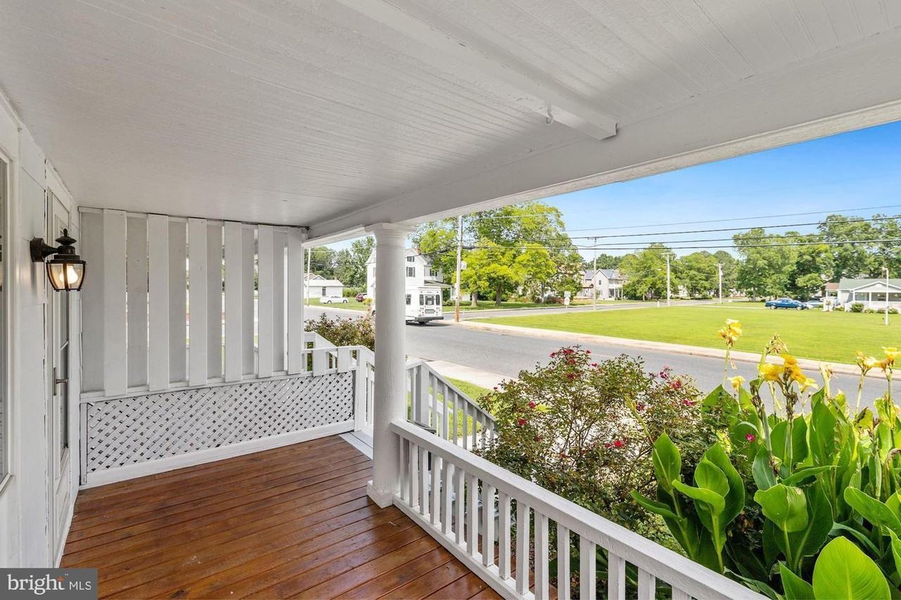 13 North Somerset Avenue - Photo 3 of 24