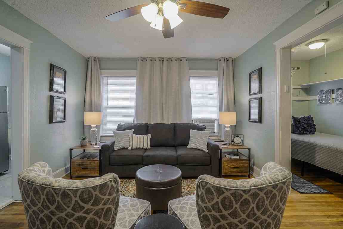 3721 Broadway - Photo 3 of 19