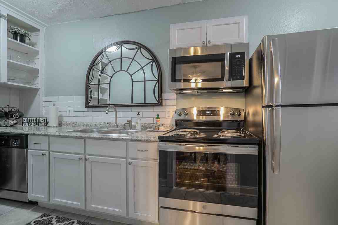 3721 Broadway - Photo 7 of 19