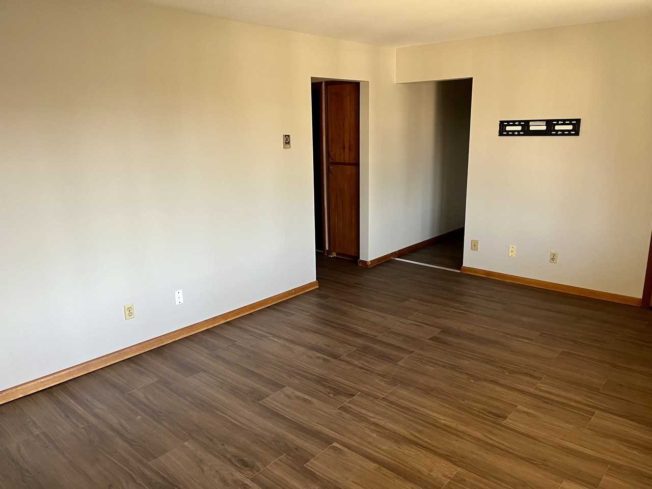 220 East Adams - Photo 3 of 13