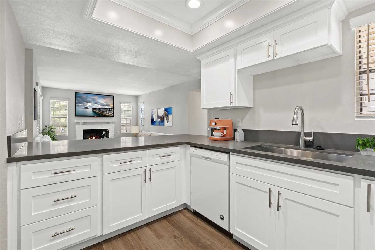 30001 Golden Lantern #183 - Photo 3 of 23