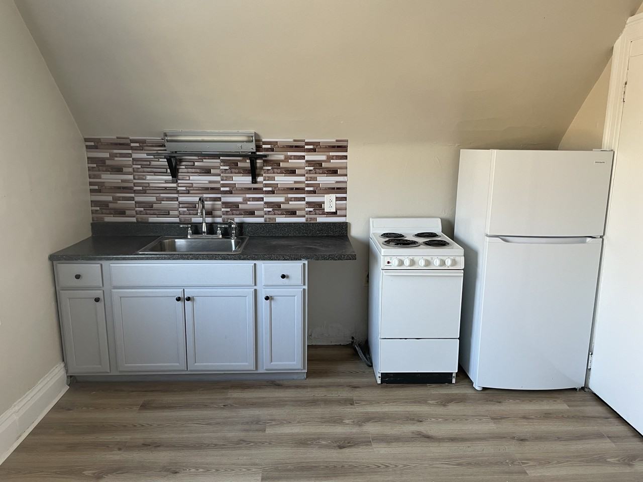 152 S Fairmount - Photo 2 of 15