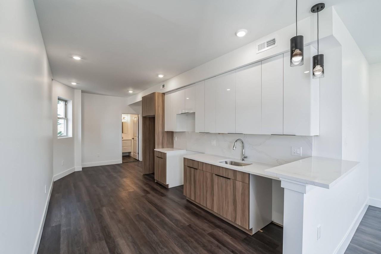 5053 Ludlow Street - Photo 3 of 13