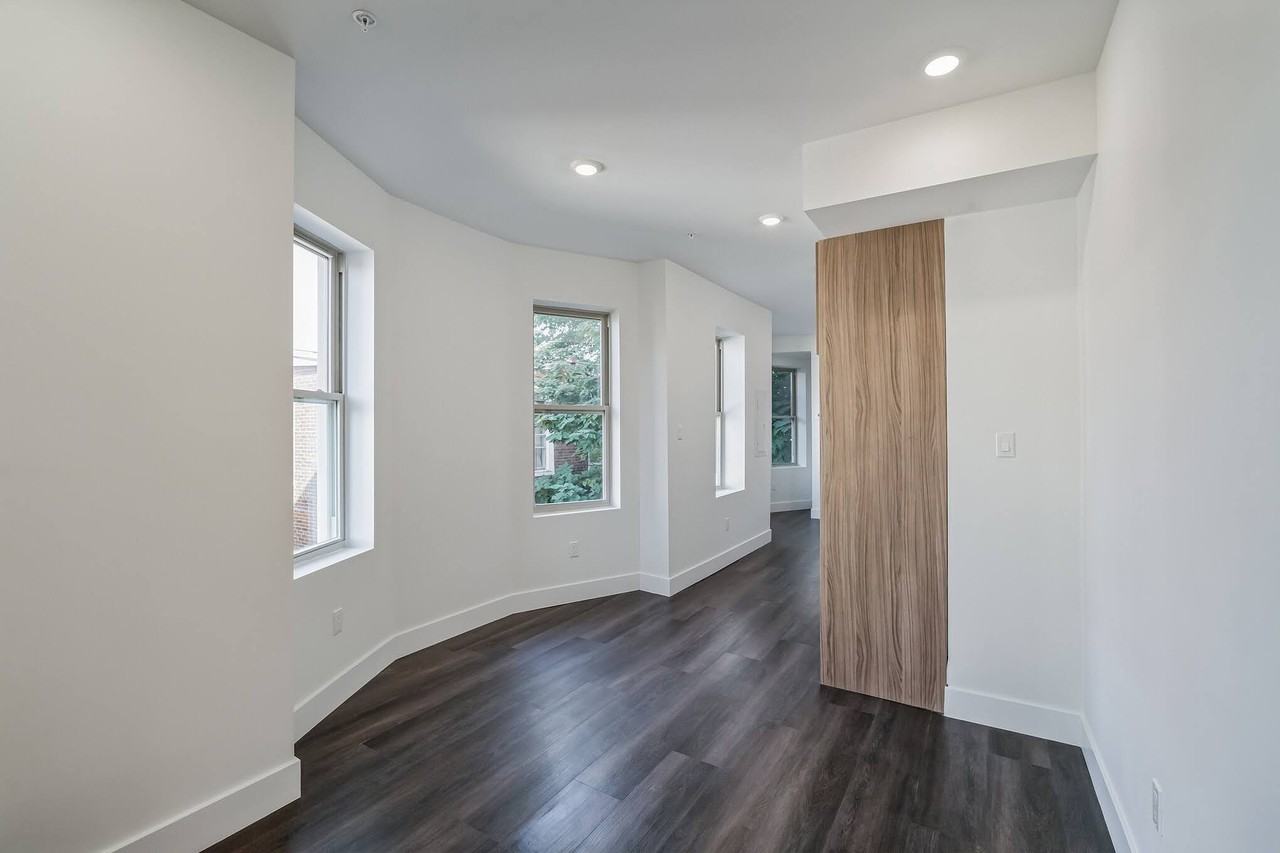 5053 Ludlow Street - Photo 4 of 13