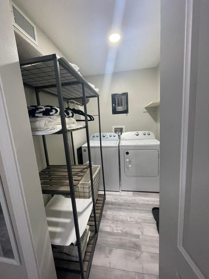 Poplar Places - Photo 5 of 44