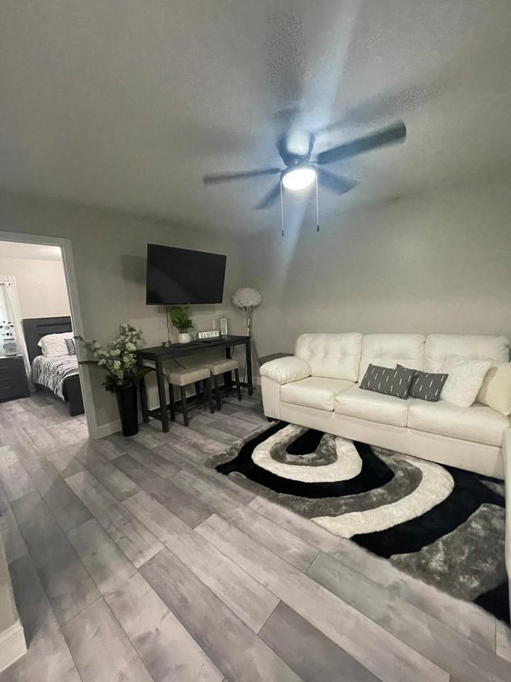 Poplar Places - Photo 7 of 44