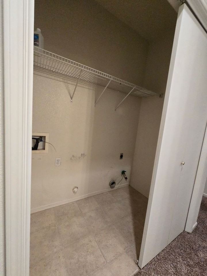 2068 W Merritt St - Photo 3 of 8