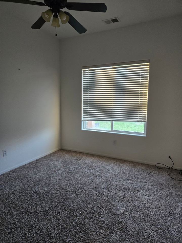 2068 W Merritt St - Photo 7 of 8