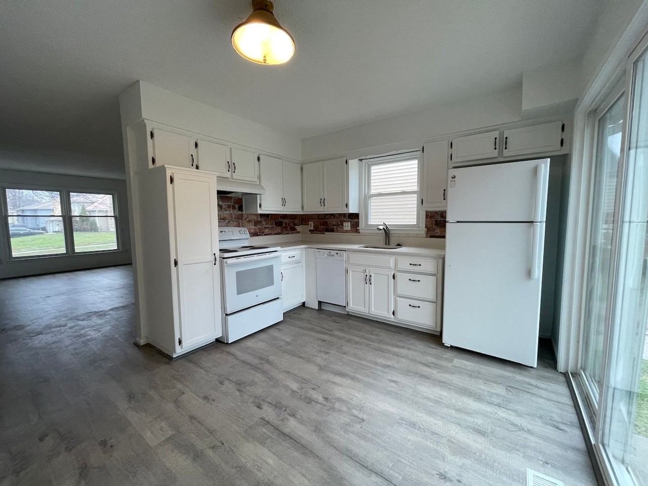 12901 West 61st Terrace - Photo 5 of 23