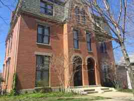 featured image of 220 S 6th St