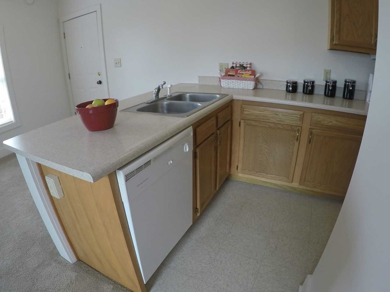 220 S 6th St (Maison de Ville) - Photo 4 of 16