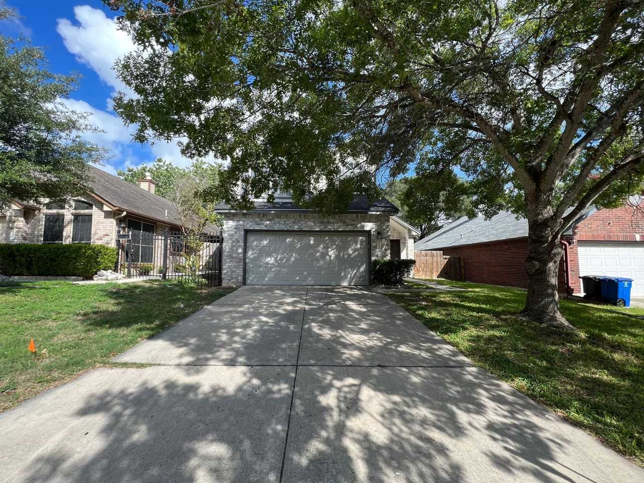 5839 Spring Sq - Photo 2 of 16