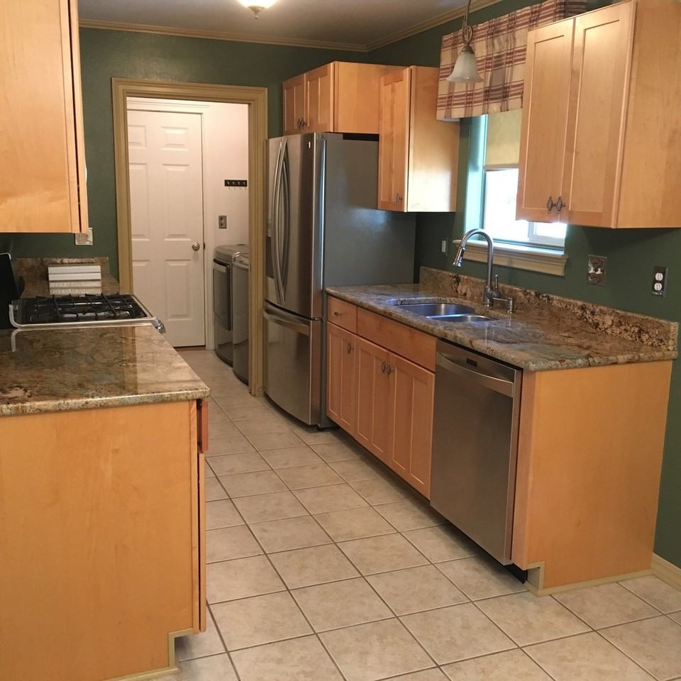 108 Meadow Dr - Photo 2 of 22