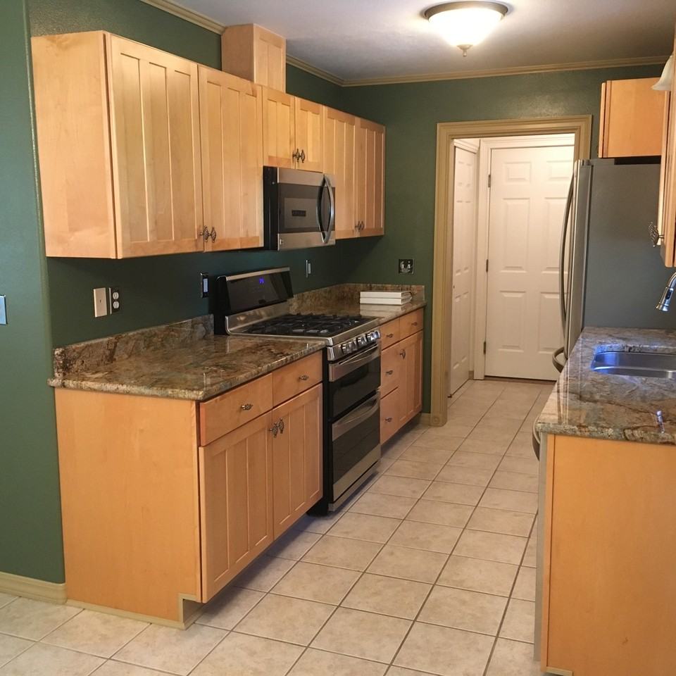 108 Meadow Dr - Photo 3 of 22