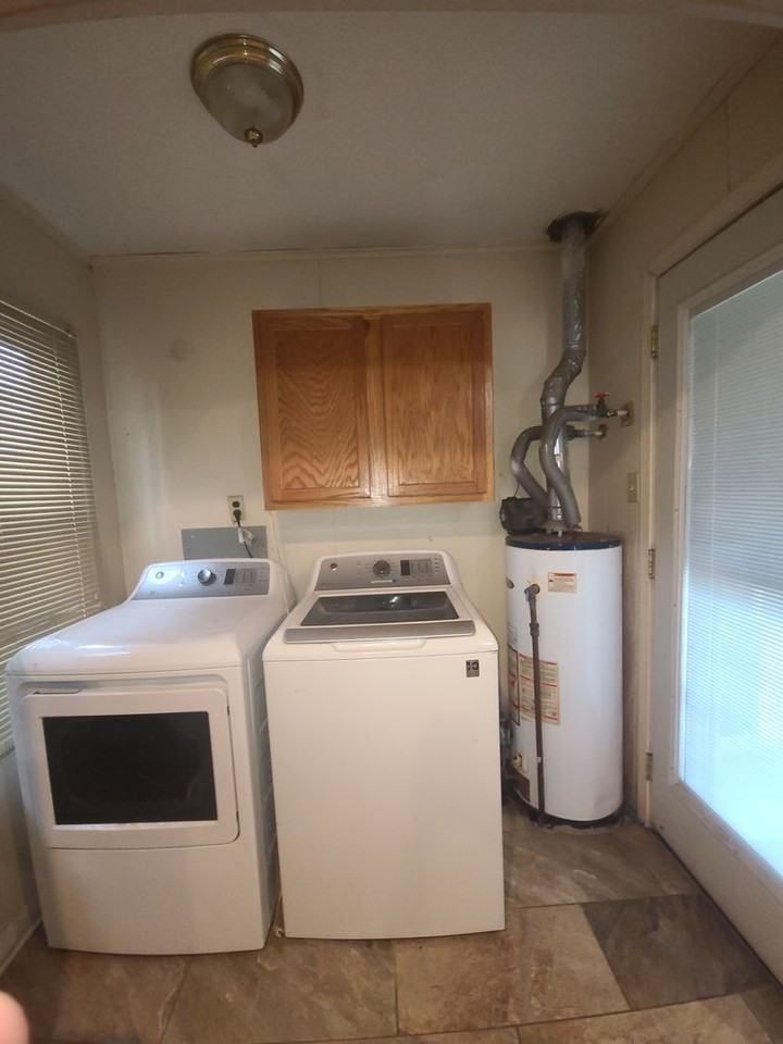 1105 Hunter Dr - Photo 5 of 8