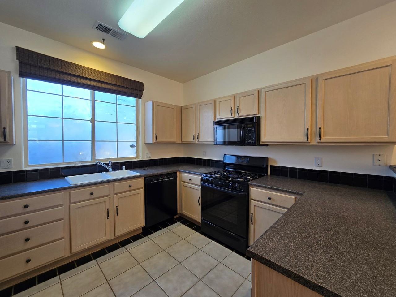 4421 Blue Juniper Loop - Photo 7 of 32