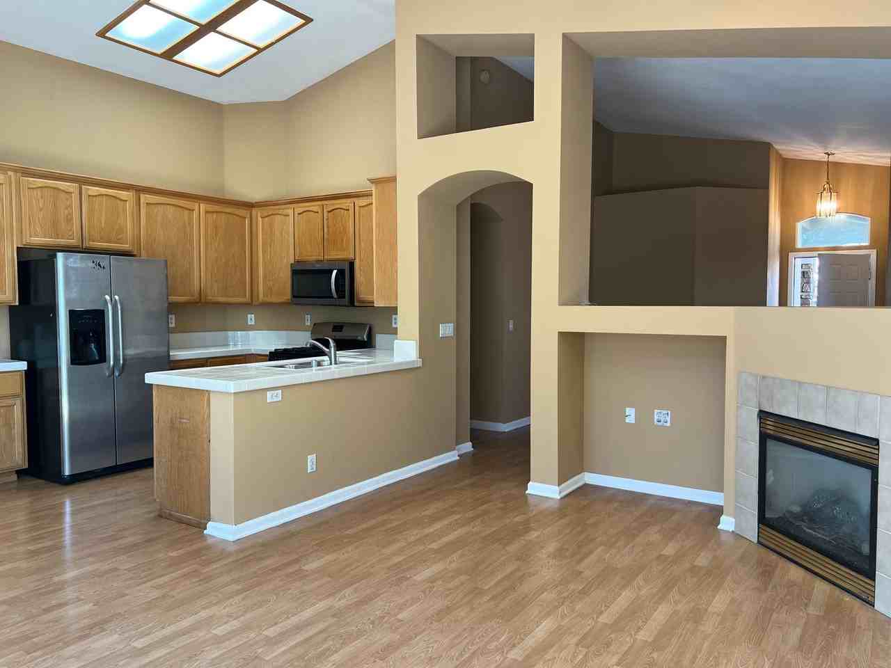 689 Hillswick Cir - Photo 2 of 14