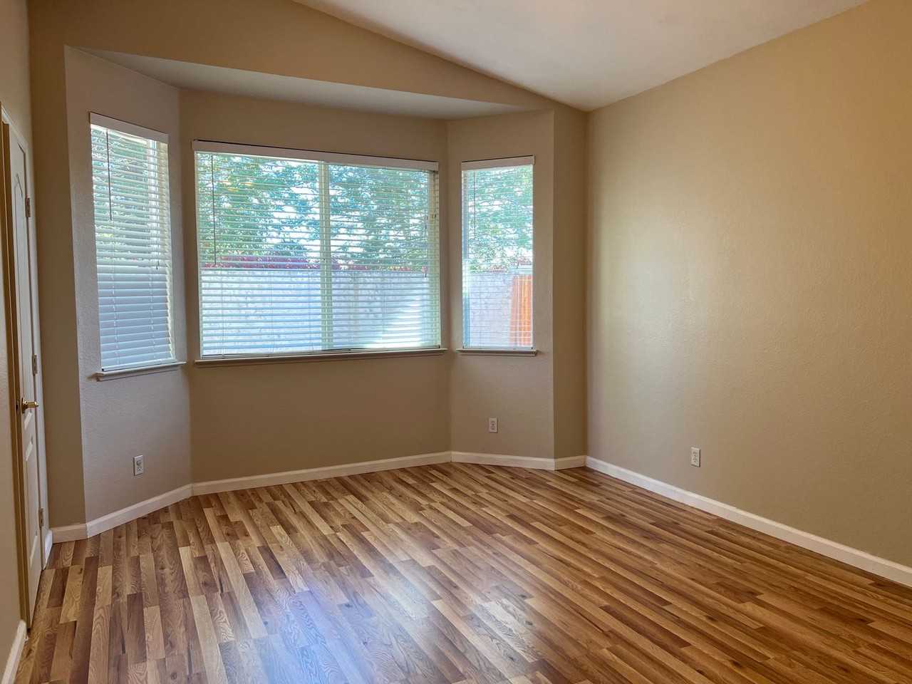 689 Hillswick Cir - Photo 6 of 14