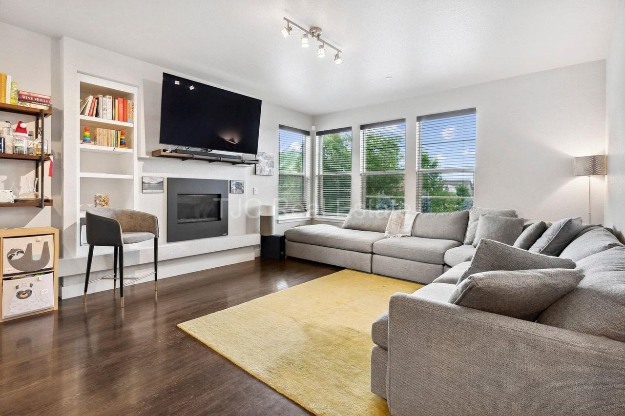 8890 Yates Dr - Photo 6 of 28