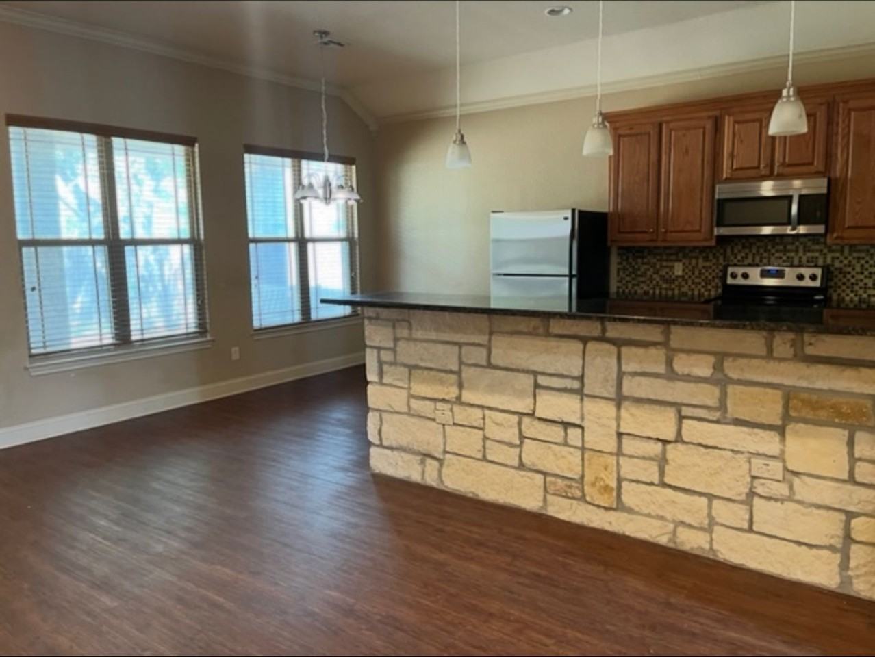 2005 S 16th St - Photo 4 of 11