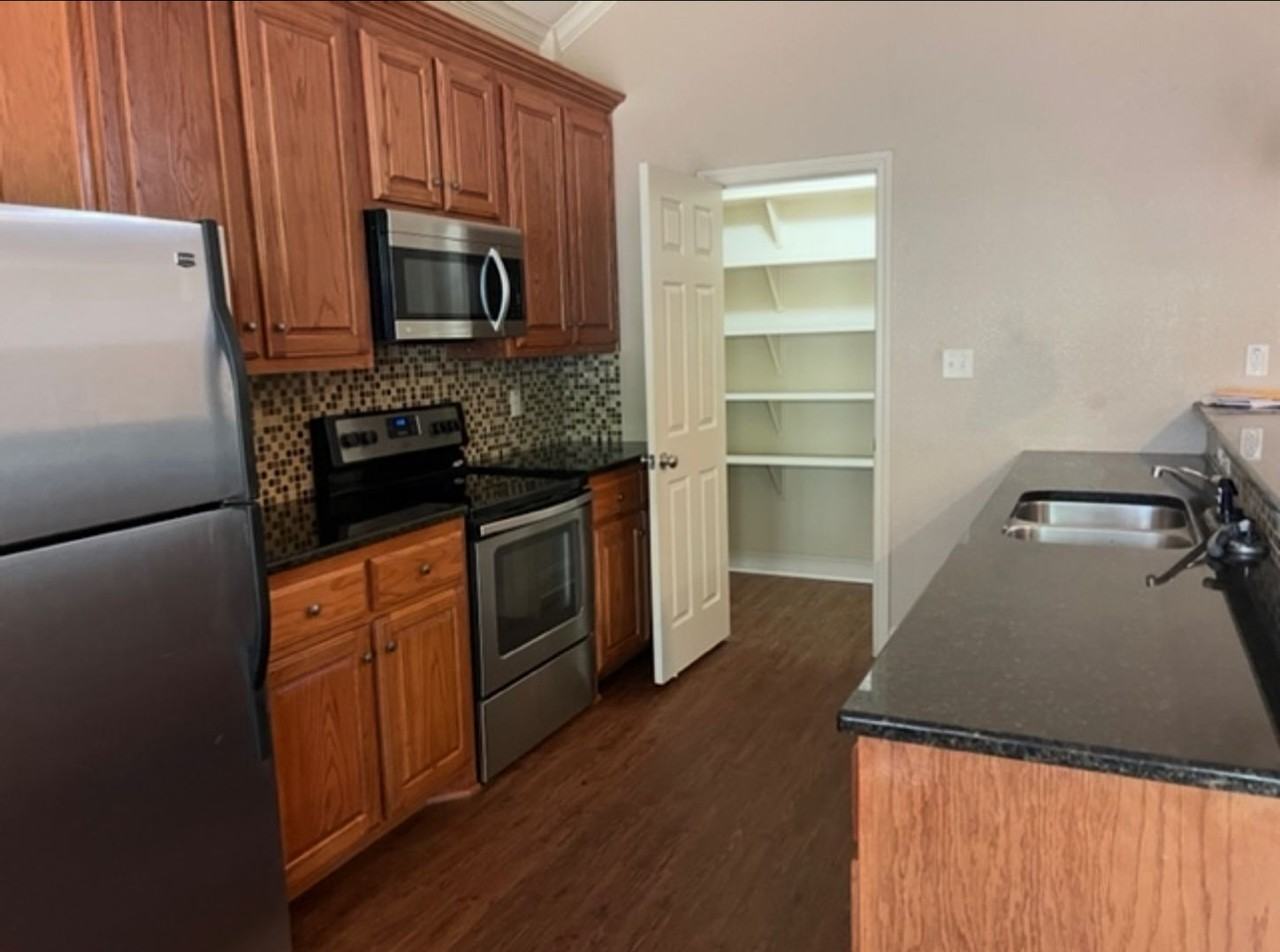 2005 S 16th St - Photo 7 of 11