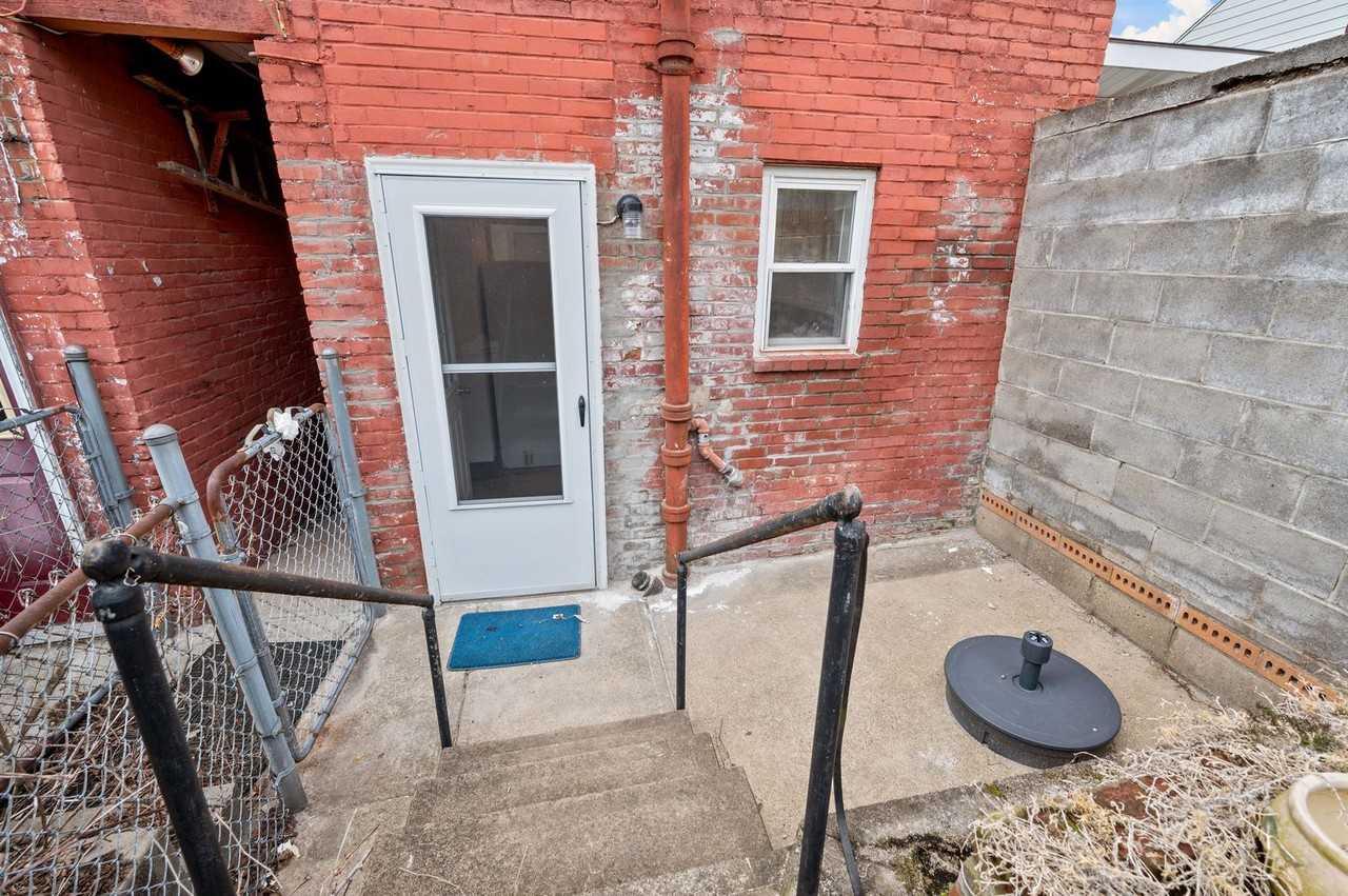 407 Orwell Way - Photo 2 of 24