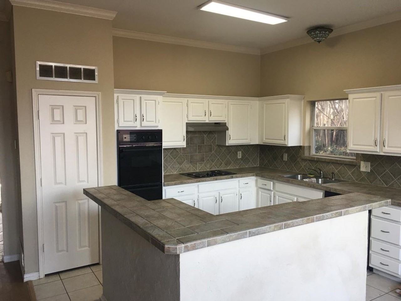 313 Meadowood Ln - Photo 7 of 23