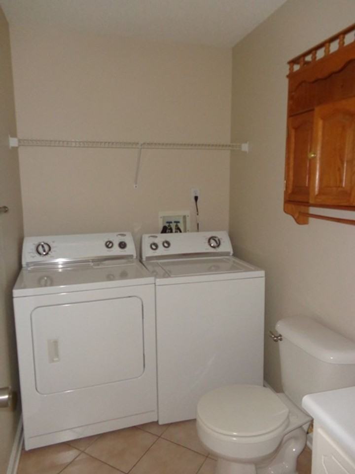 137 137 Commons Drive - Photo 2 of 11