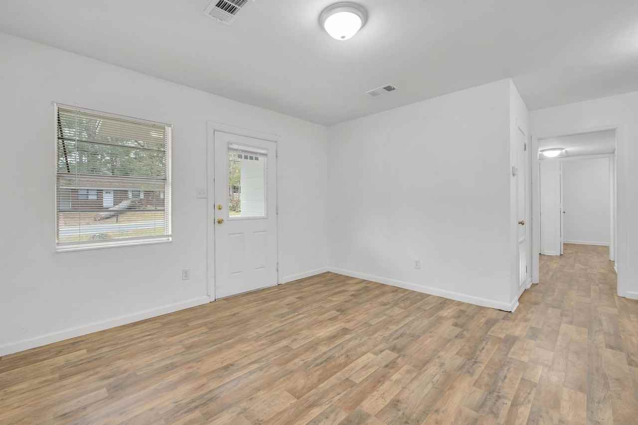 3021 S Meridian St - Photo 4 of 18