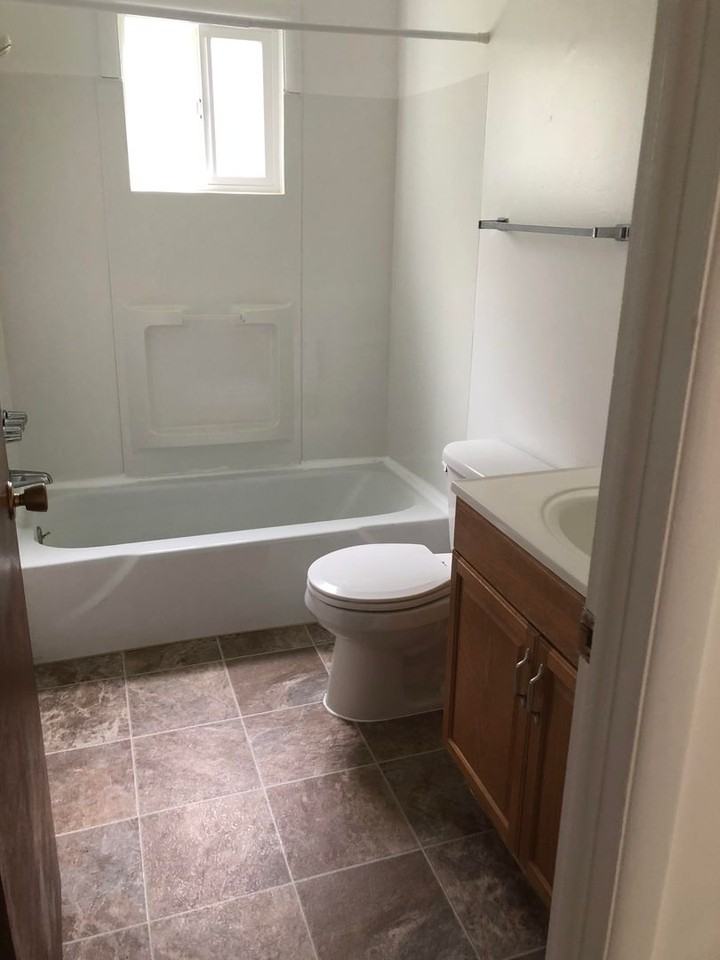 1923 W 2870 S - Photo 7 of 23