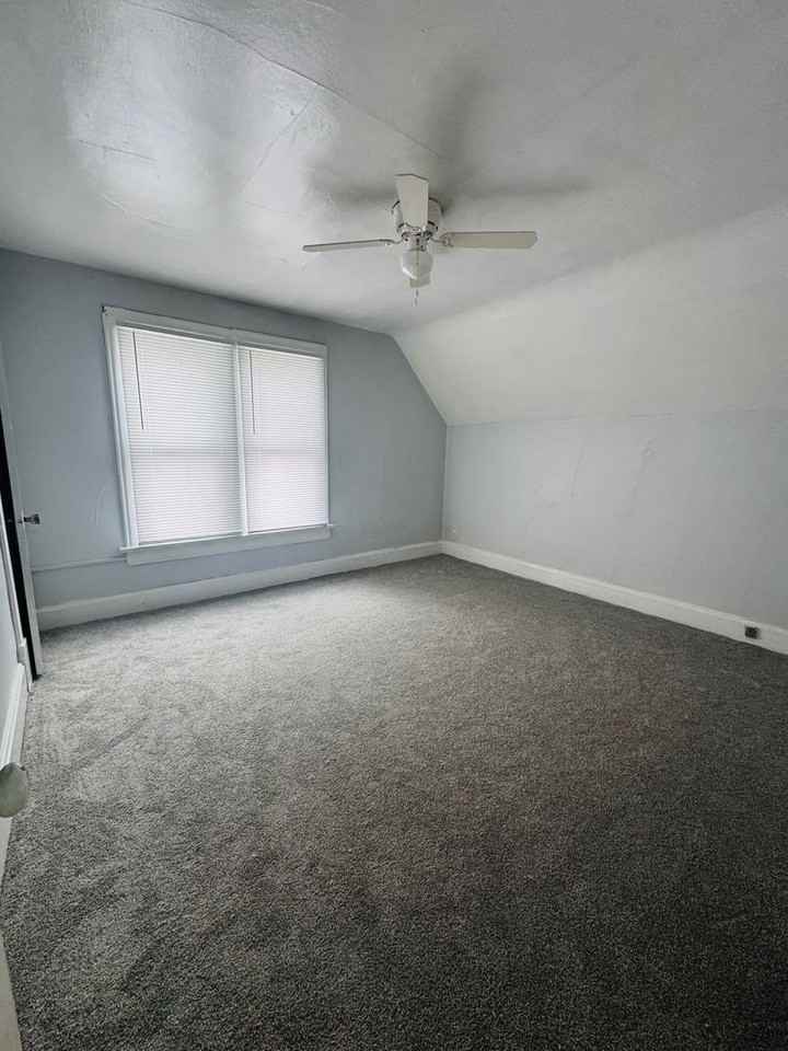 317 8th Ave Sw - Photo 7 of 21