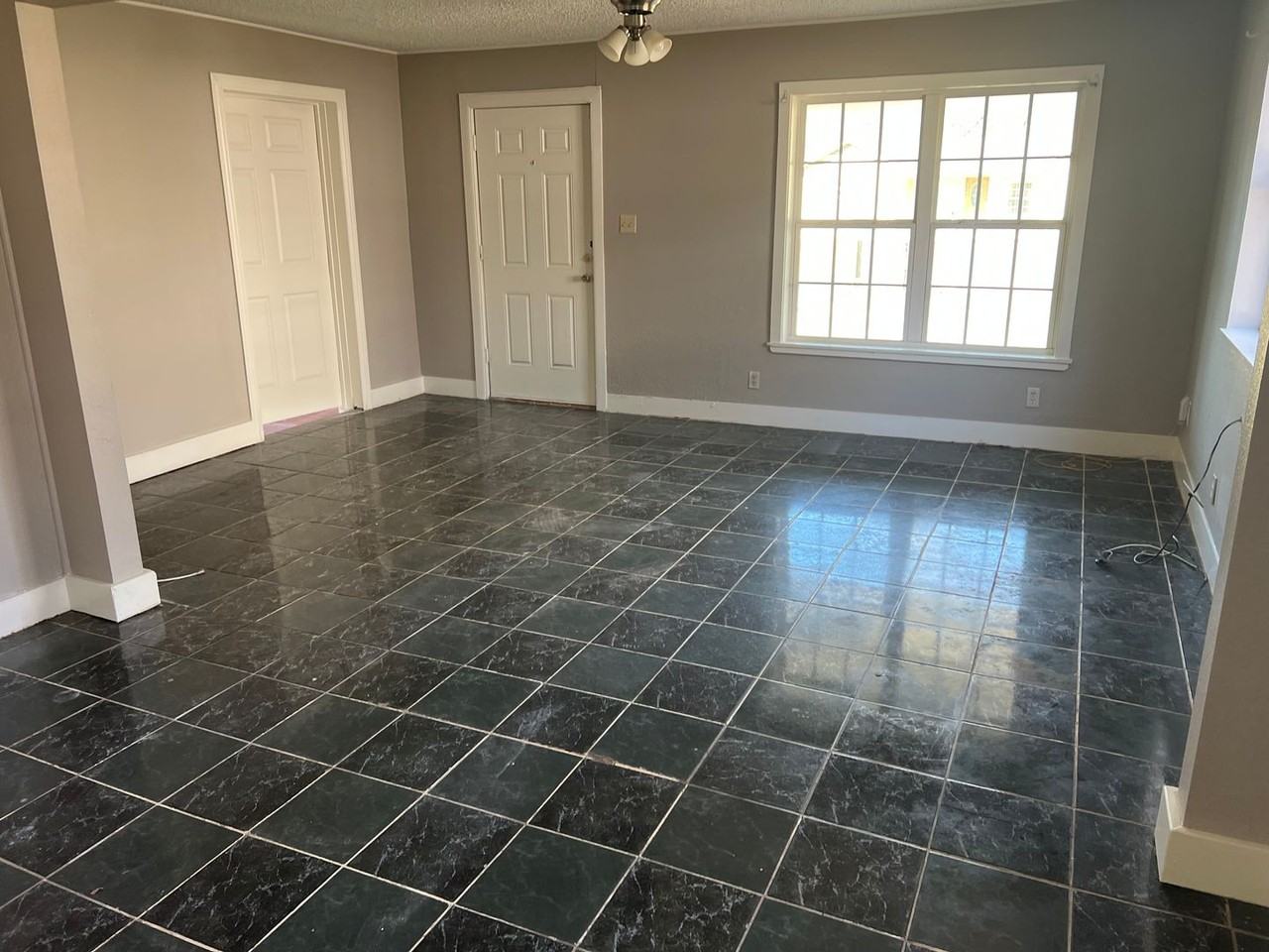 1704 S Hutchings Blvd - Photo 6 of 15