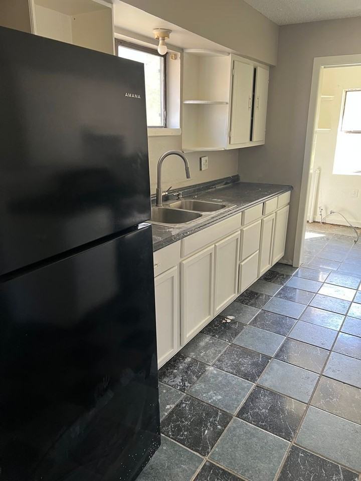 1704 S Hutchings Blvd - Photo 2 of 15