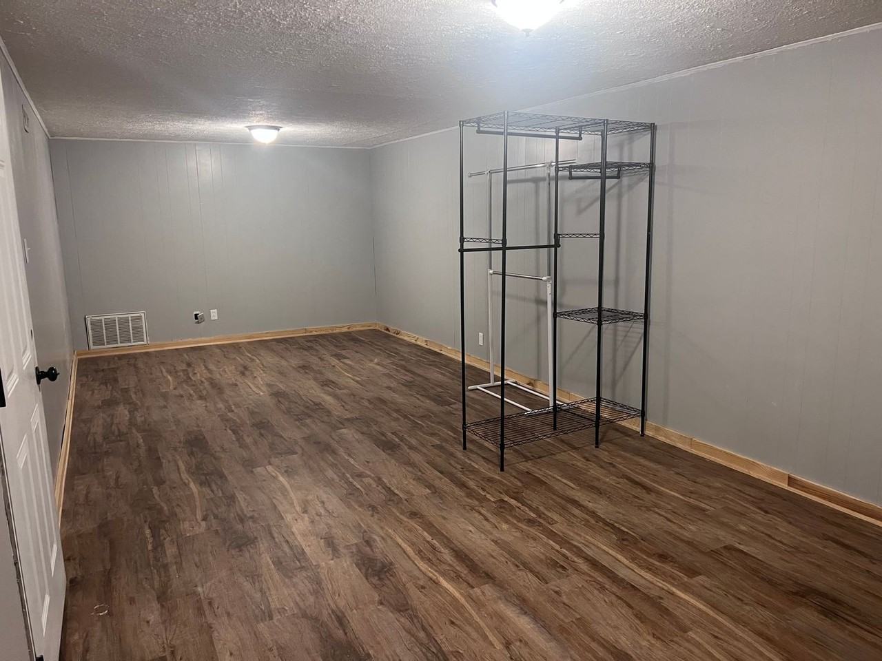 328 Nelson Ave - Photo 3 of 13