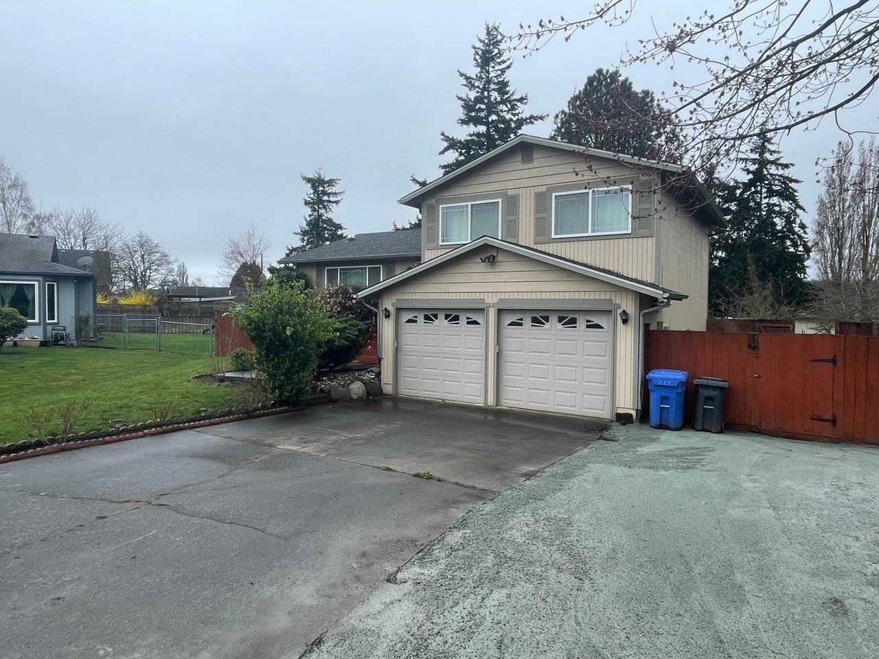 381 Se Fisher Ct - Photo 2 of 19