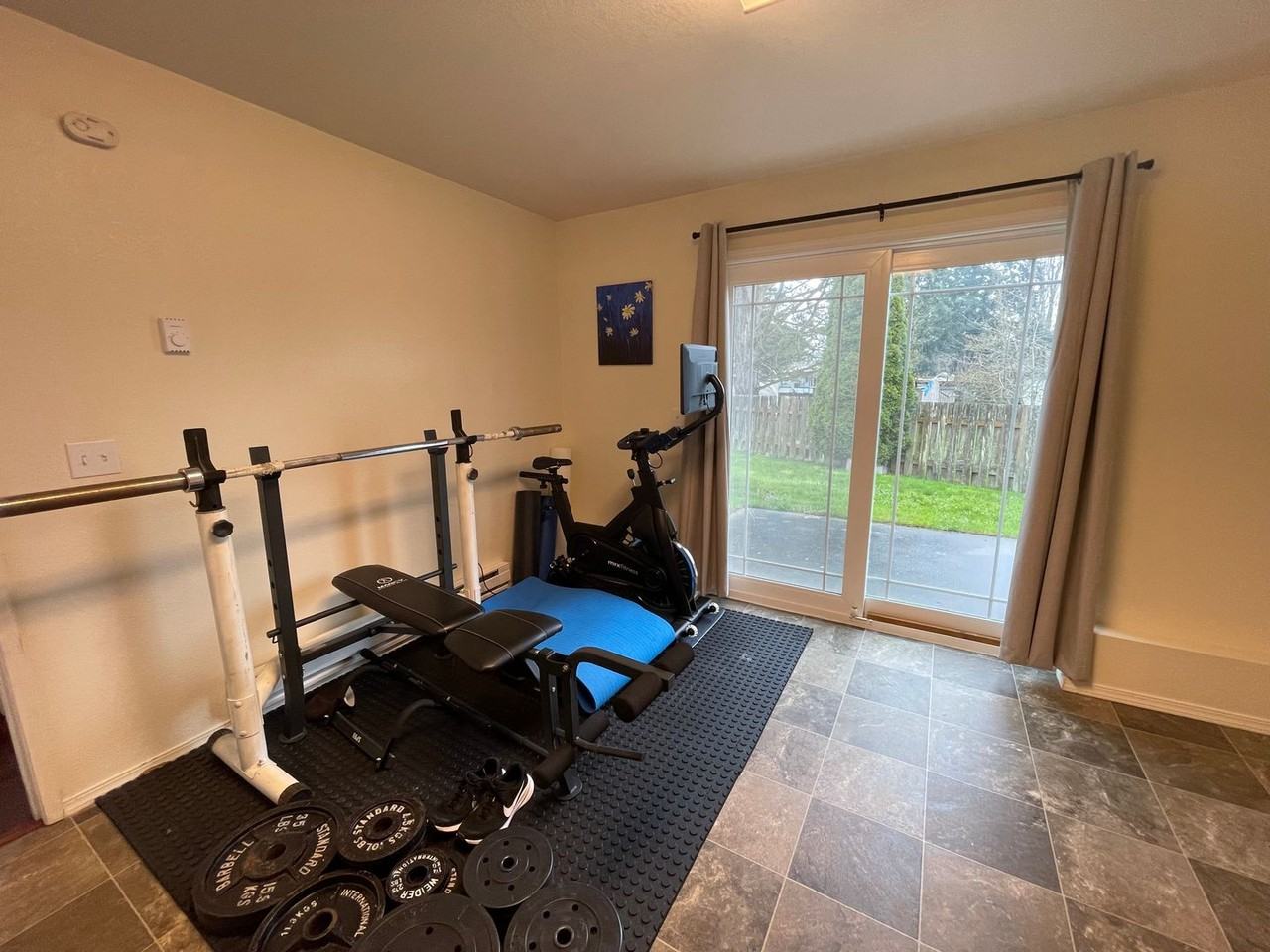 381 Se Fisher Ct - Photo 3 of 19