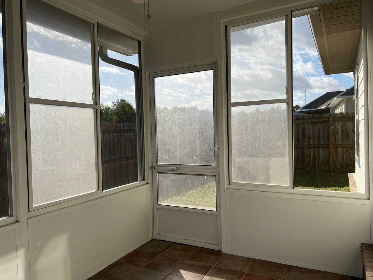 292 Marsh Lndg S - Photo 7 of 13